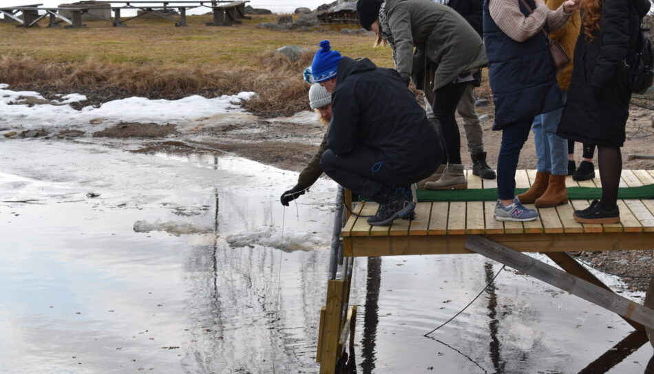 Nordplus project "From the Bottom to the Surface".  Students studying water. Photo: Upper secondary school, Lappajärvi